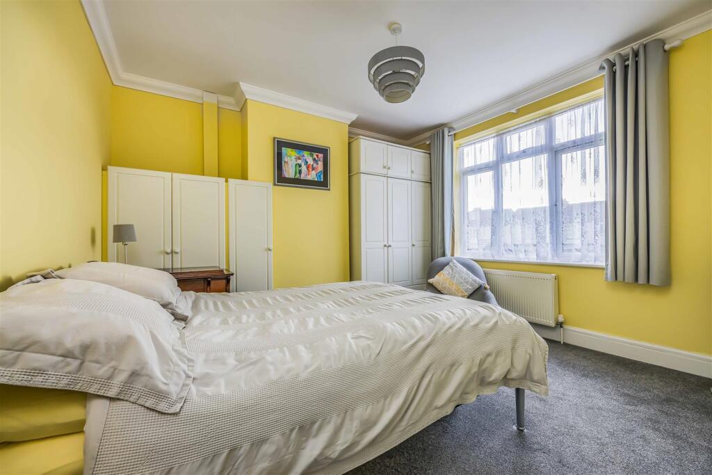 2A Wesley Grove, Copnor-Small-PorticoMarketing-Sol