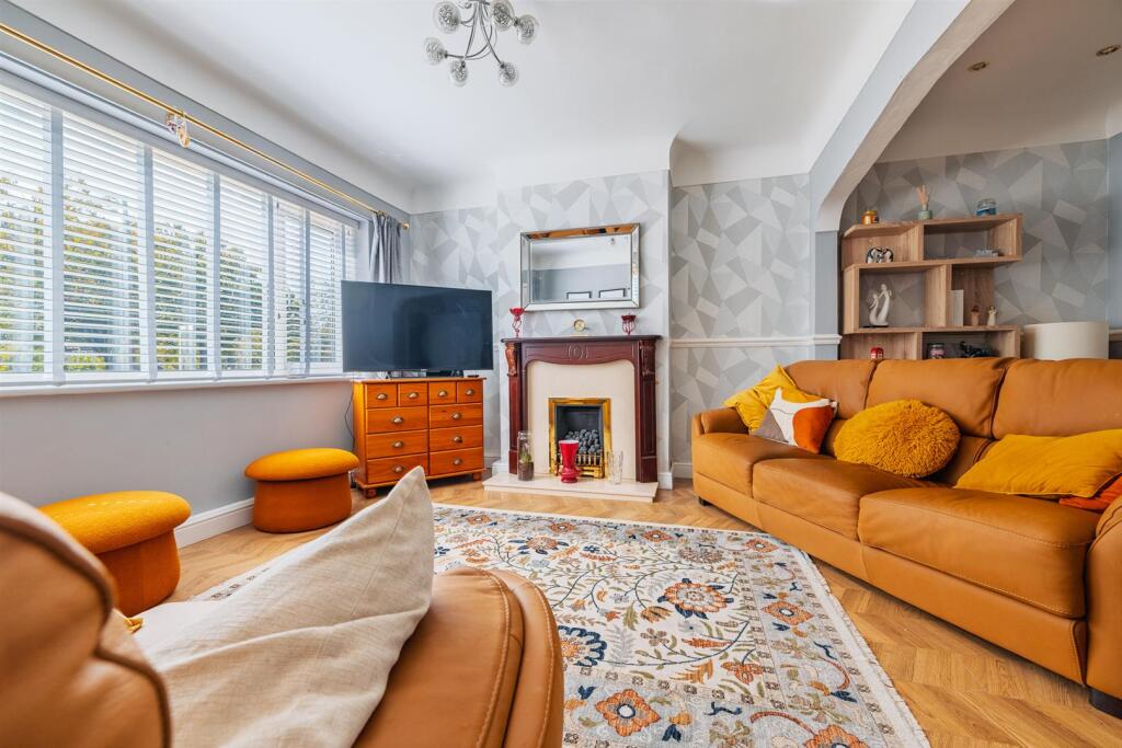 4 Bushell Close-29.jpg