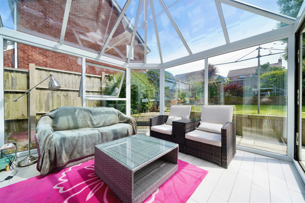 Conservatory Facing Garedn.png