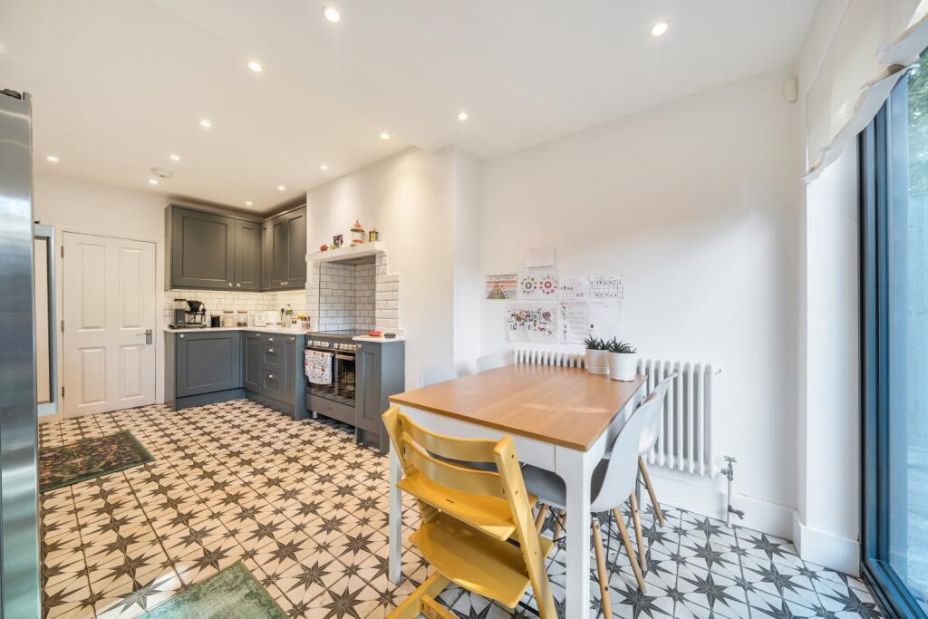 1349161-11-68bea9fa8ea5d