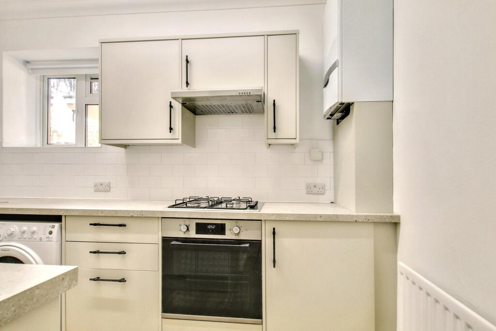 9.KITCHEN.jpg