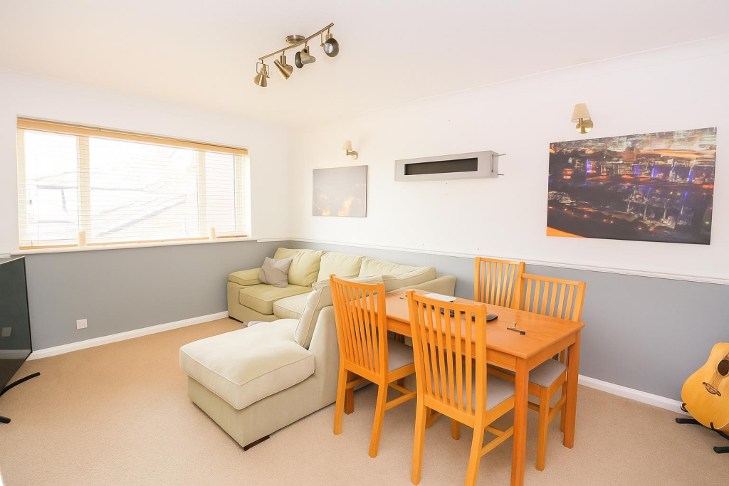 ChatGPT Image Nov 6, 2025, 03_58_21 PM.png