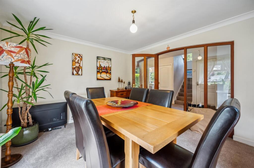 Dining Room towards entrance hallway.jpg