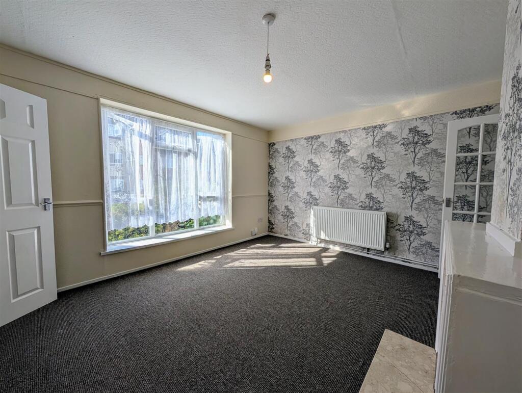 lounge 2.jpg