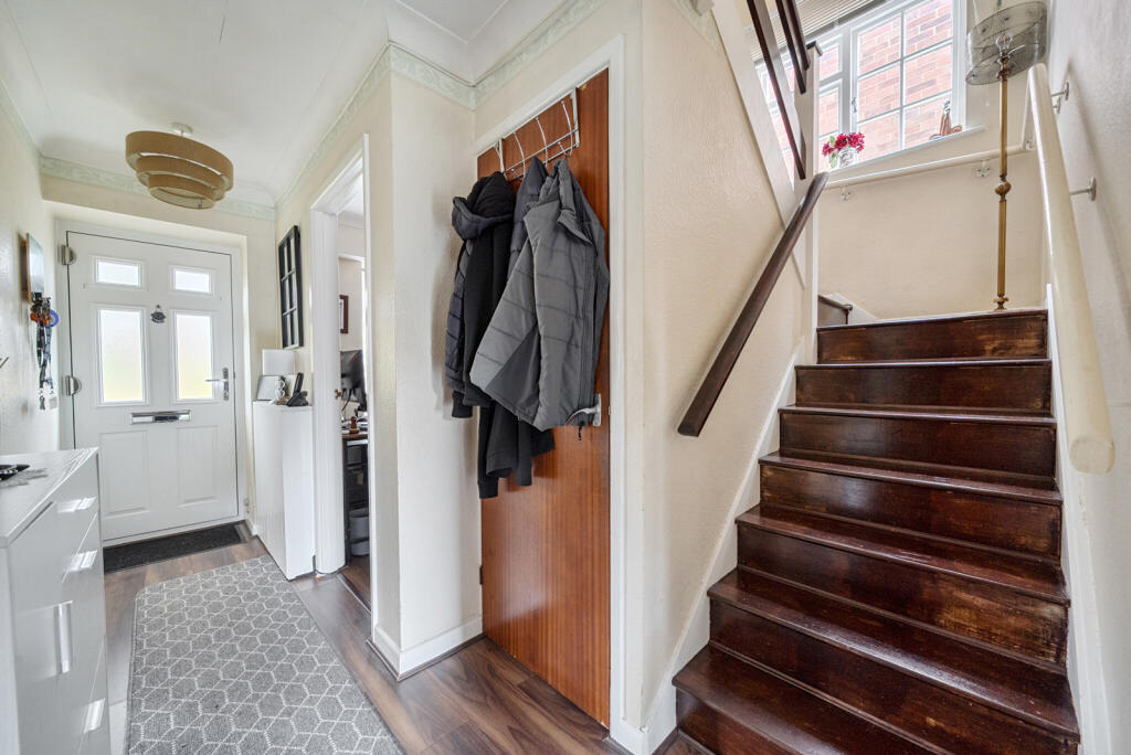 1374623-16-690dd1...