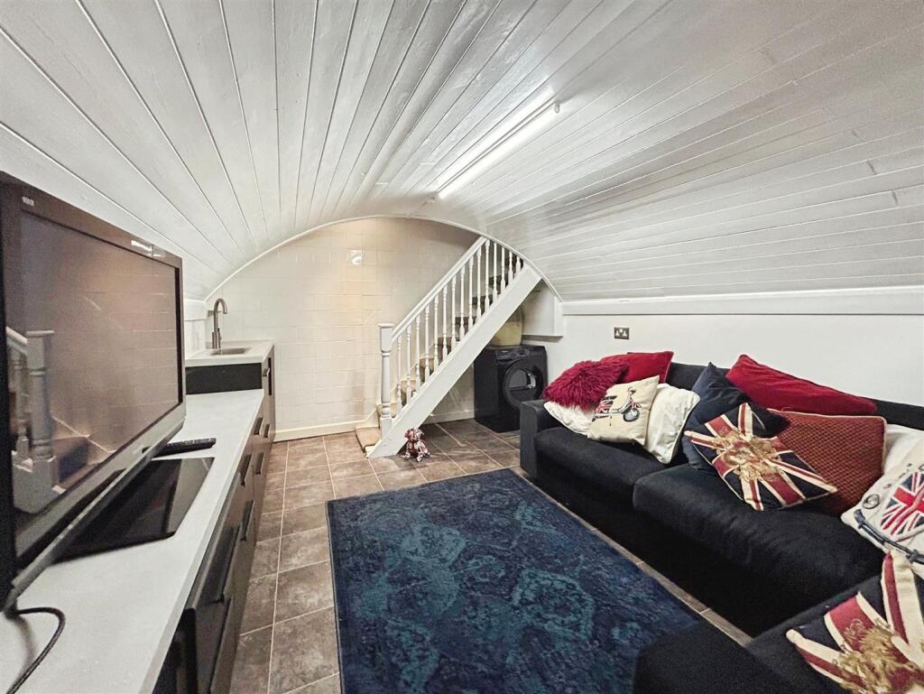 3f754176-D-4413-B329-97471D855250-1493-000001048D5