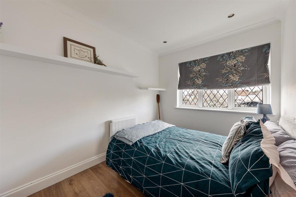 Amesbury Drive E4