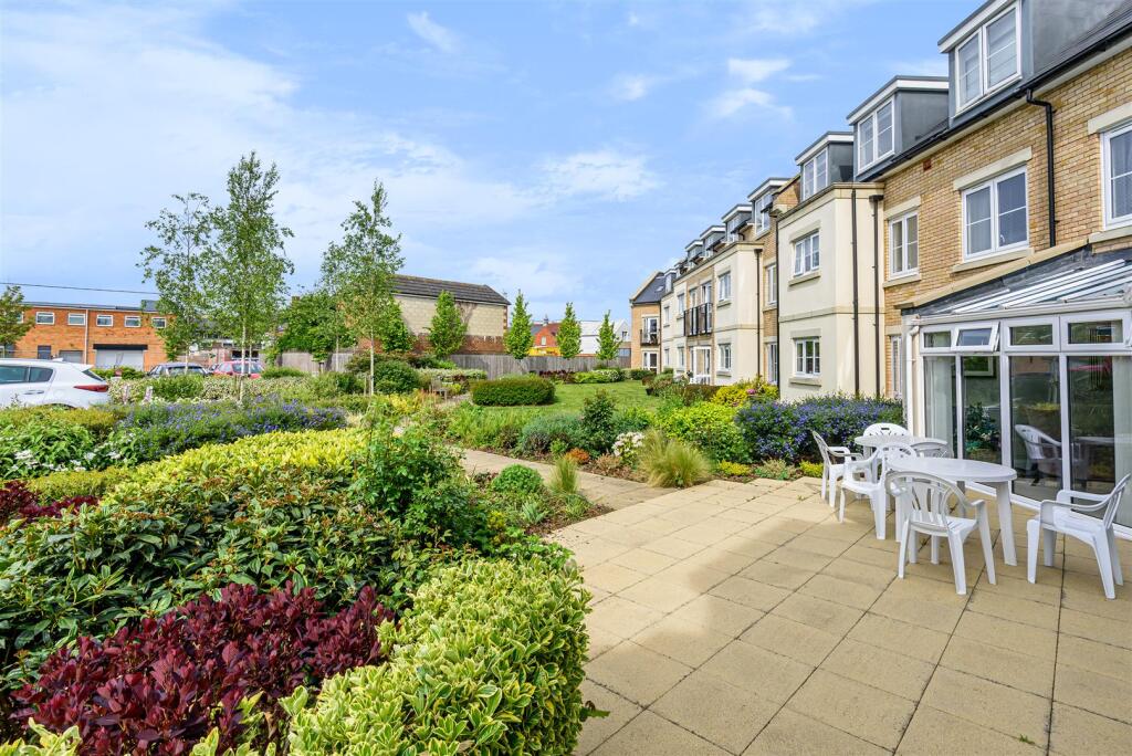 Owners Patio Area (2).jpg