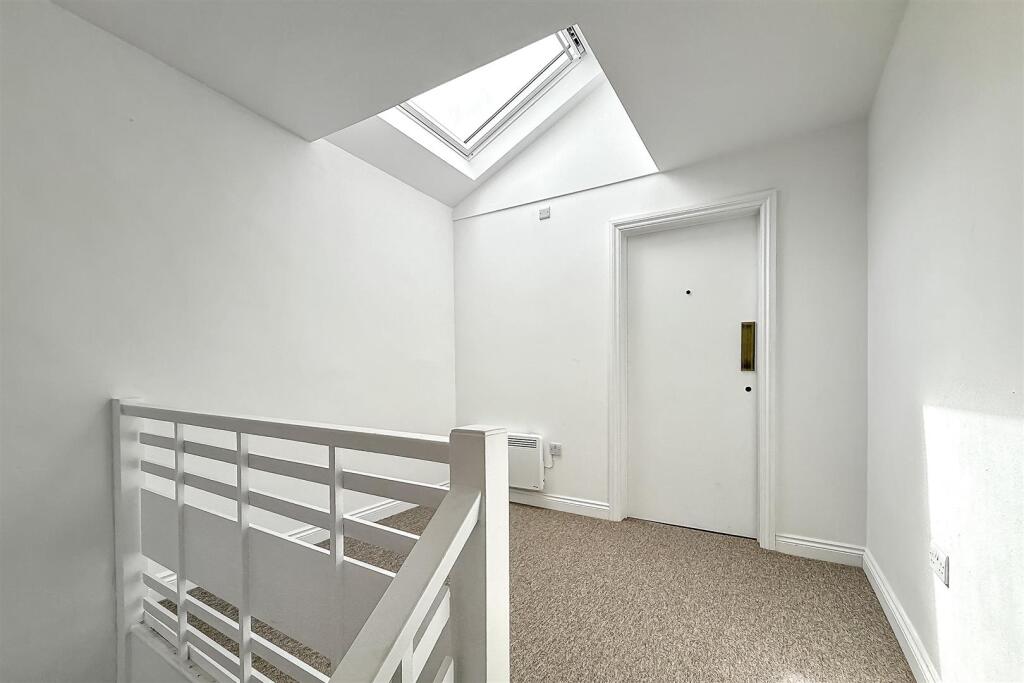 16MarketPlace_1Bed-2.jpg