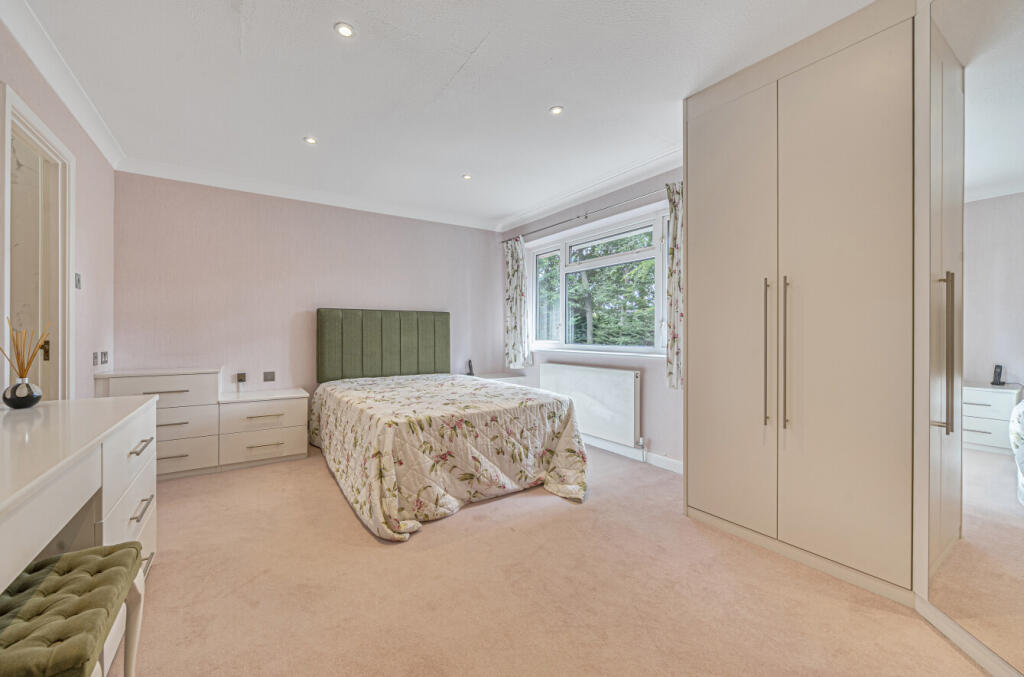 1353661-22-68c2da...