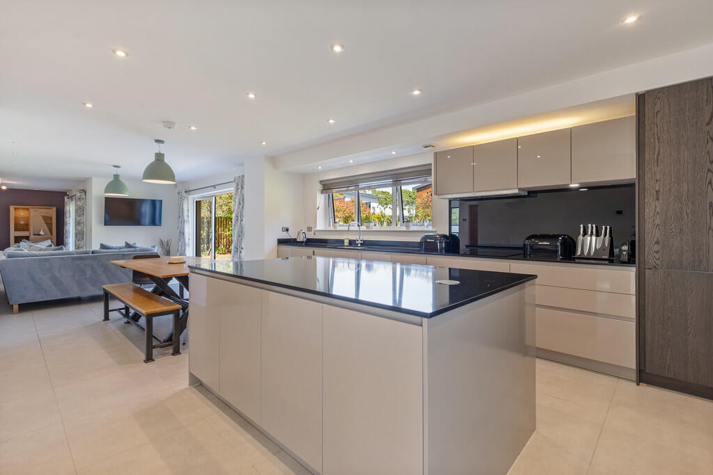 A17 -Holland Park...