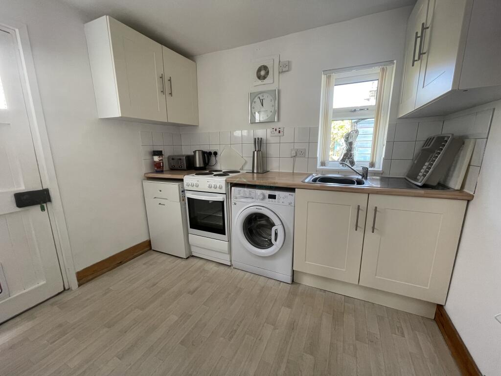 Kitchen c.JPG