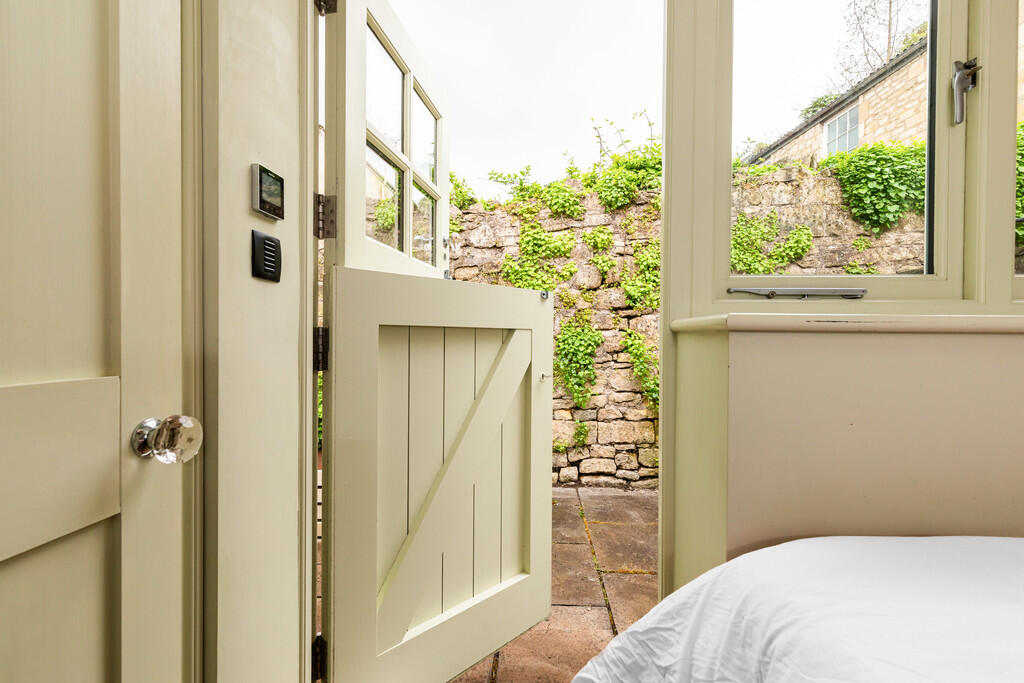 Occasional Bedroo...