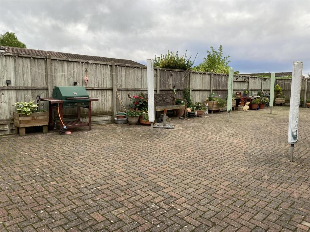 Communal Garden.jpg