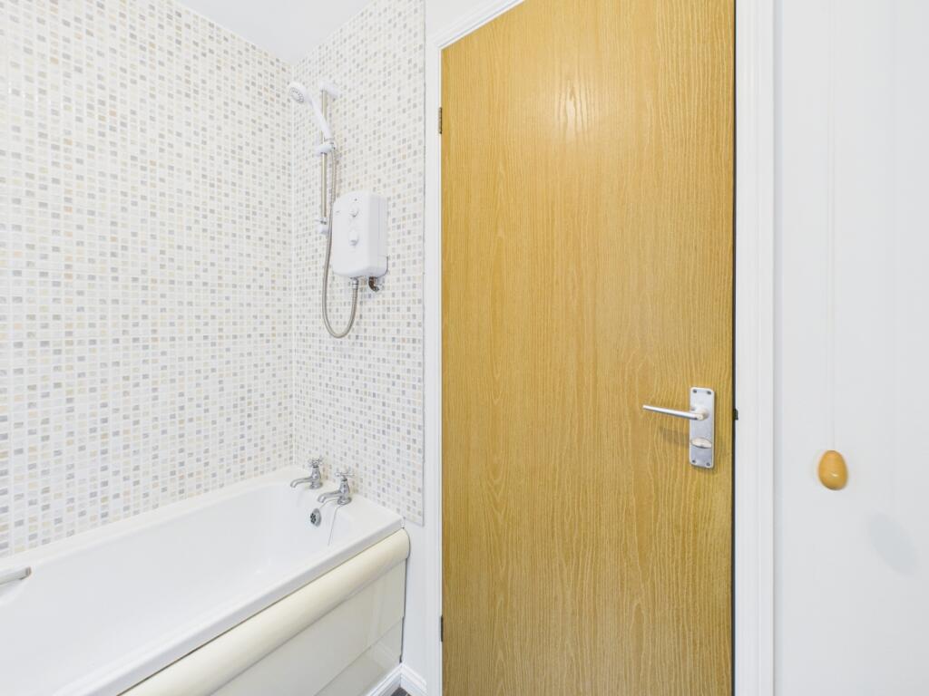 CAM04233G0-PR0031-STILL016