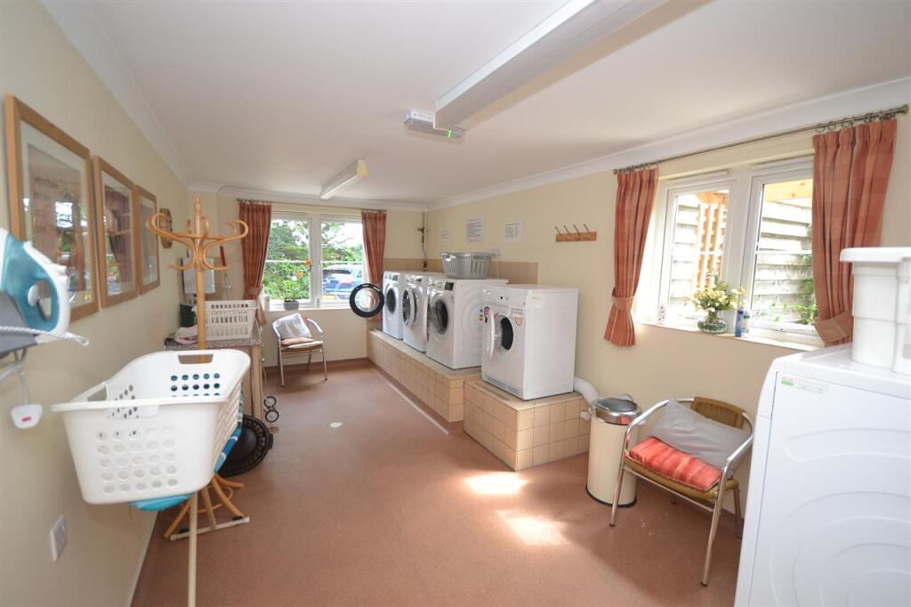 COMMUNAL LAUNDRY