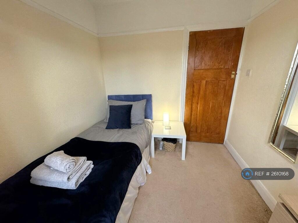 Bedroom 3 With Single Bed