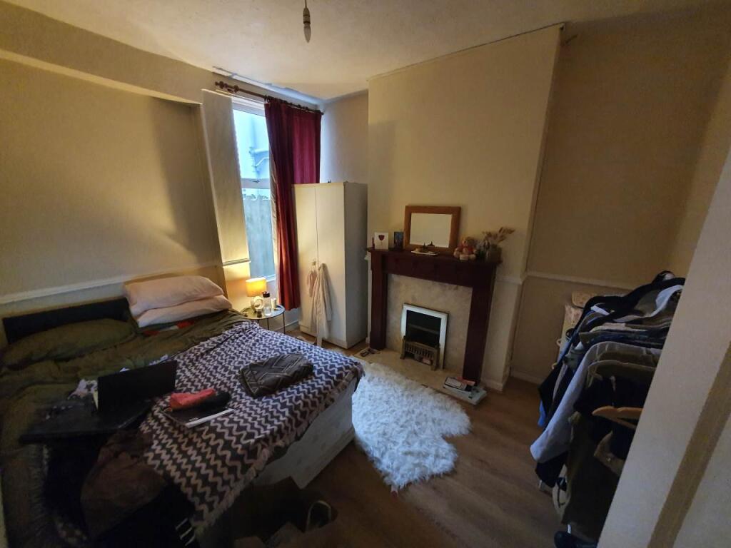 Ground floor middle 