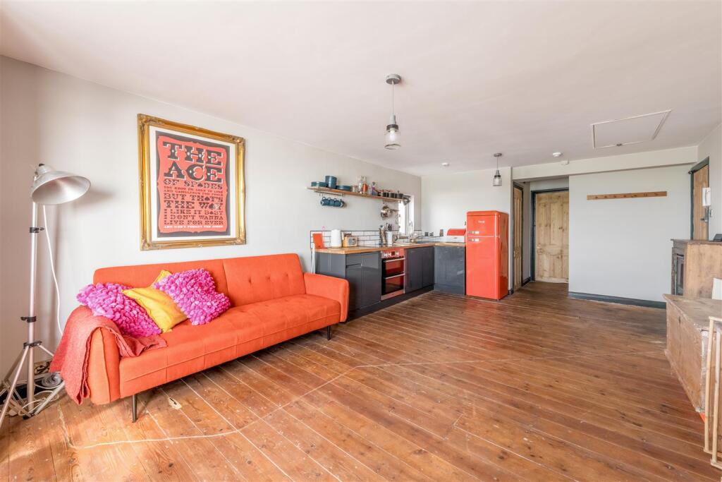 Flat 10, 41 Kings Road-9.jpg