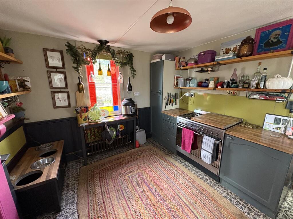 Kitchen..jpg