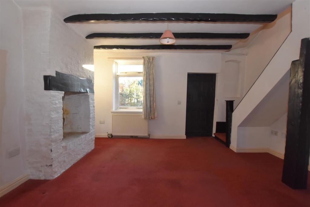 Dining Area.jpg