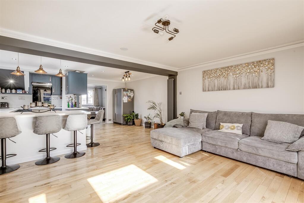 Halsey Drive 120-33.jpg