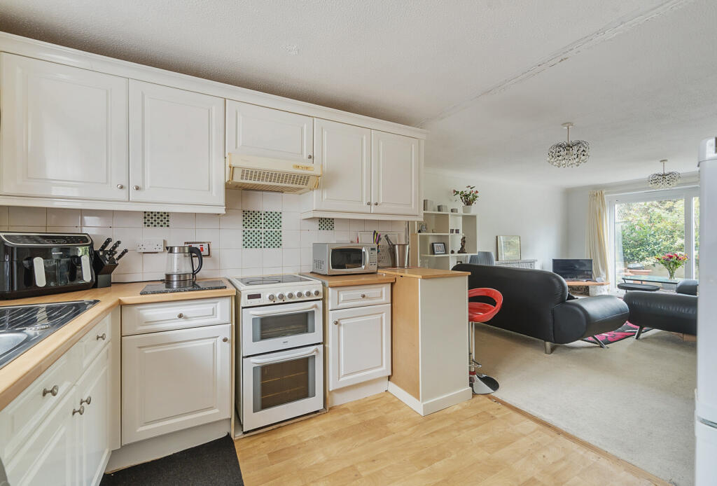 1332257-4-688a031...