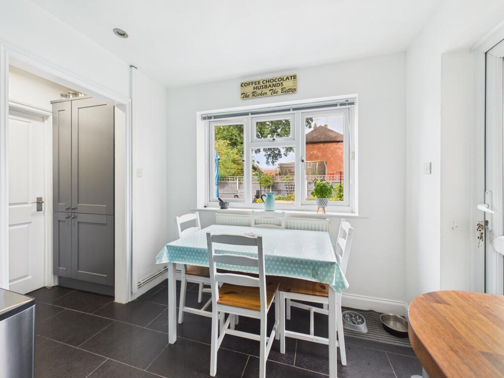 CAM05192G0-PR0129-STILL012