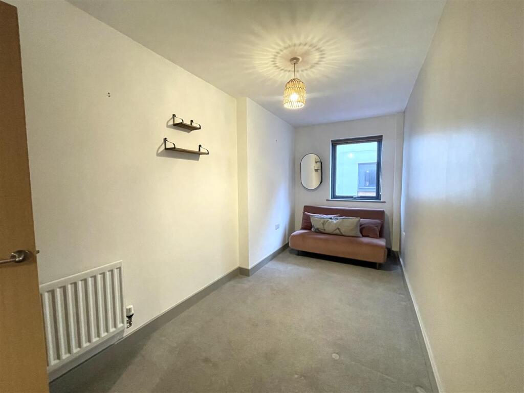 5 - 2 Bedroom Flat for Auction, Paintworks.JPG