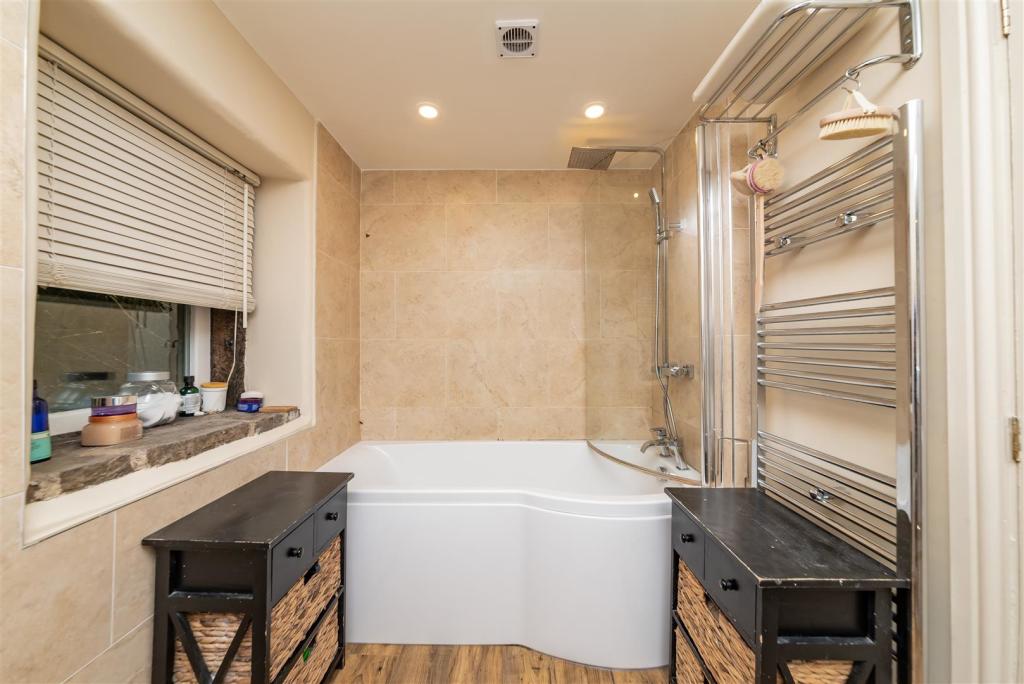 HOUSE BATHROOM