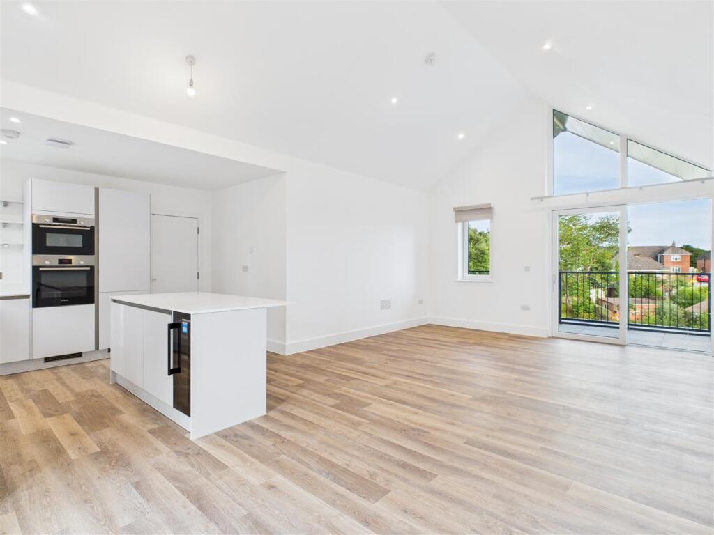 20 Hippisley Road - 04.jpg