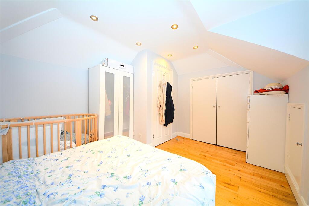 Bed 1.JPG