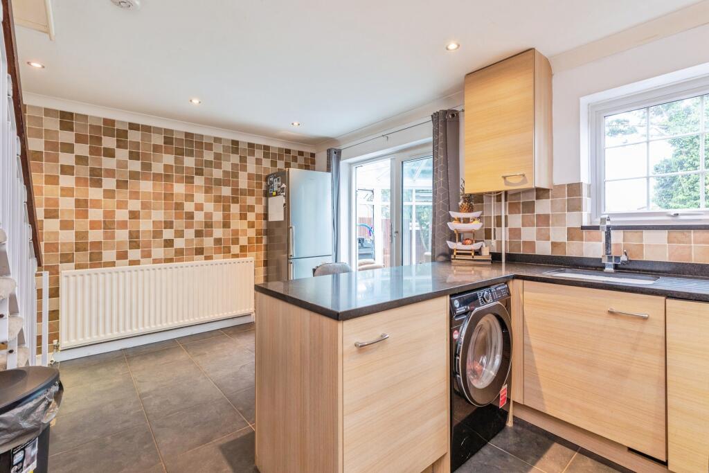 Kitchen/ Dining Room
