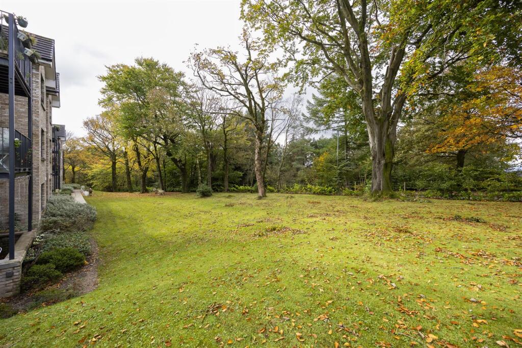 0-3_2_CYPRIAN_COURT_LENZIE_004.JPG
