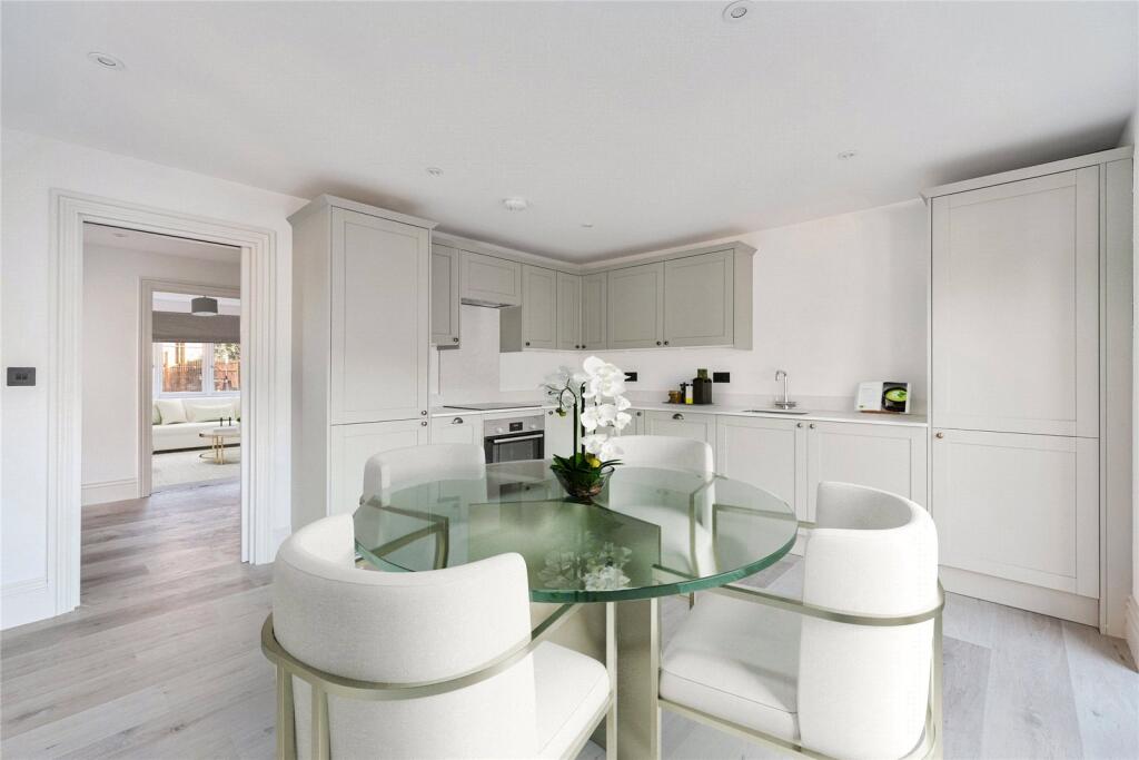 Kitchen / Dining