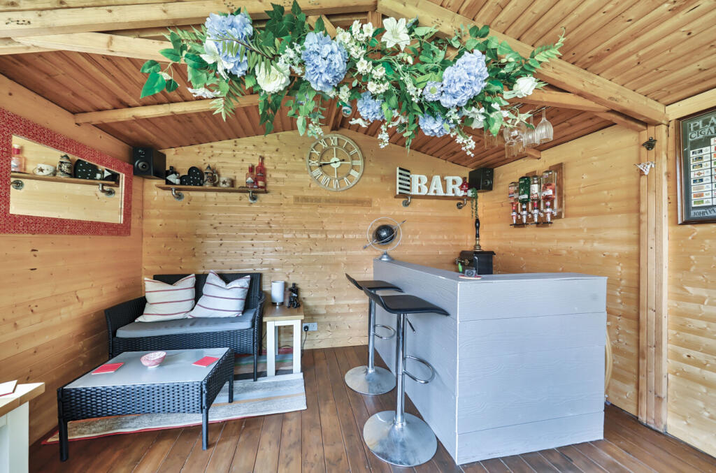 1309693-11-684c45...