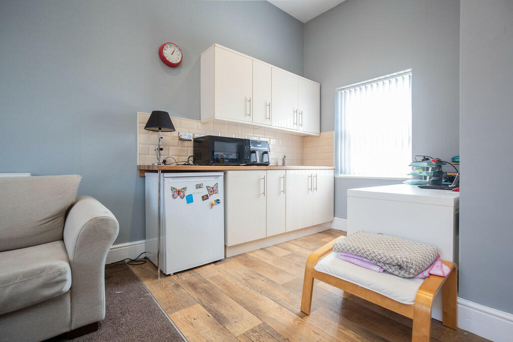 384 Brighton Rd -...