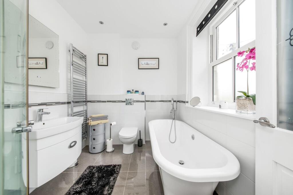 HOUSE BATHROOM