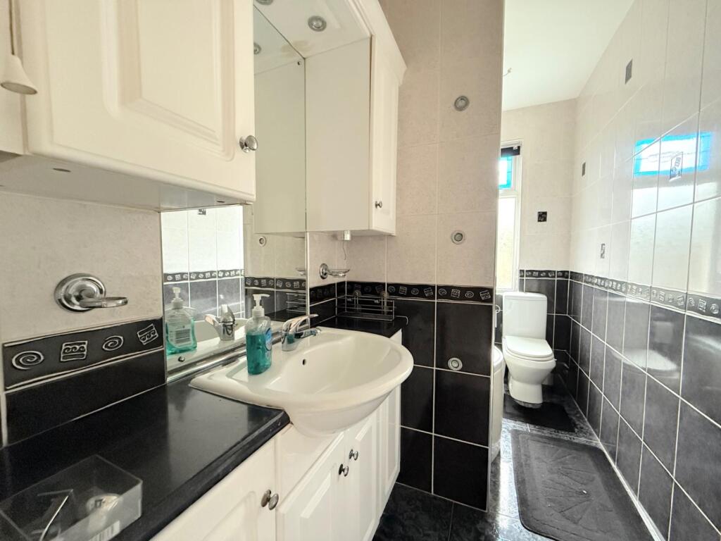 faa818ae-b73c-429b-a73c-7712a4e61b40