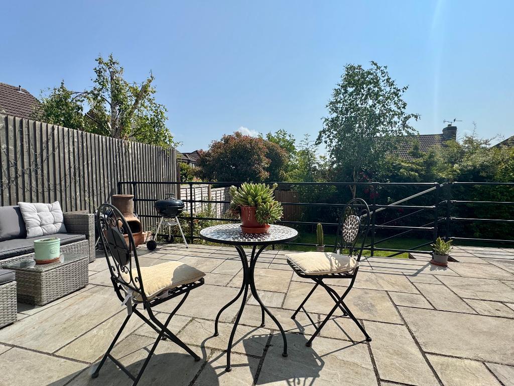 Terrace to enjoy in the sunshine