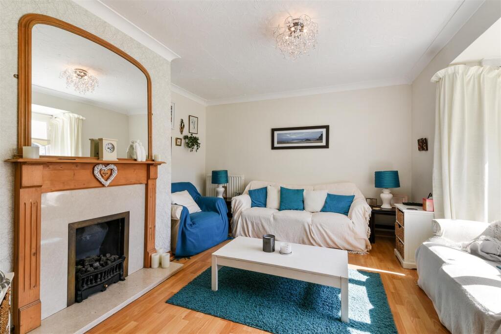 GALE CRESCENT, 6 (14).jpg