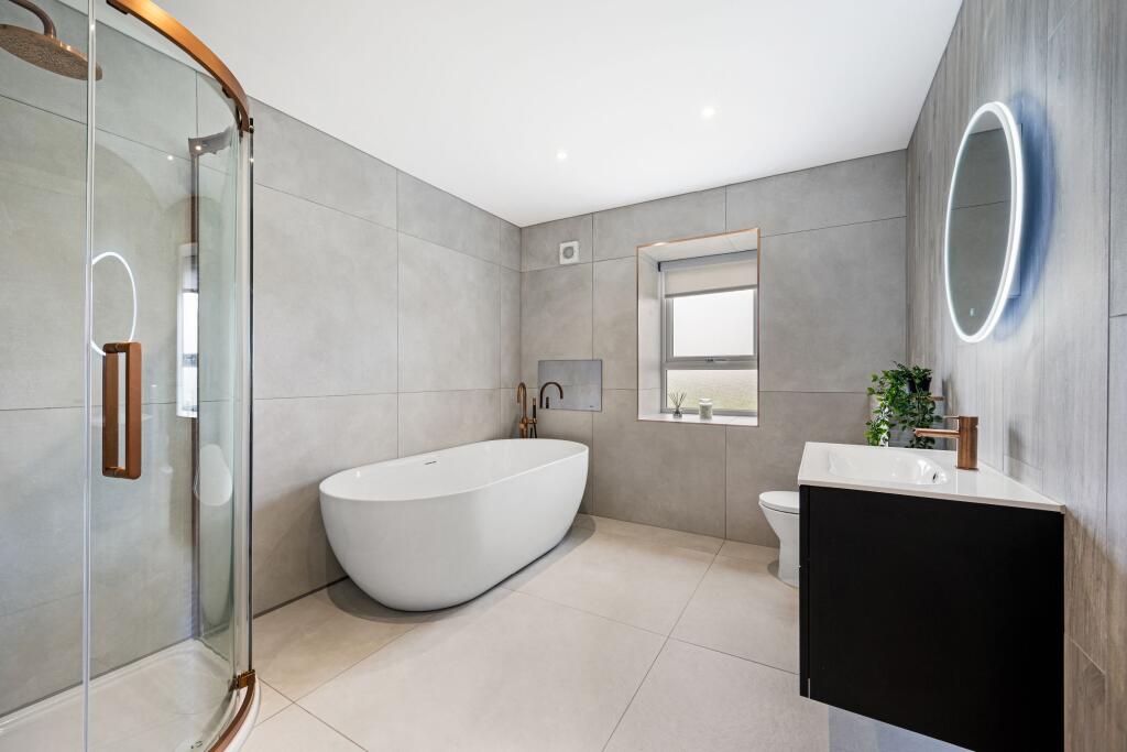 Jack &amp; Jill Bathroom