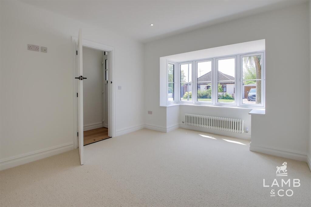 SNUG/BEDROOM