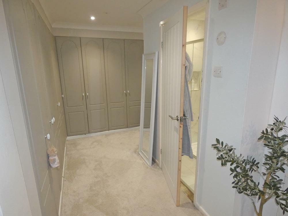 2276bedroom1dressing room.jpg