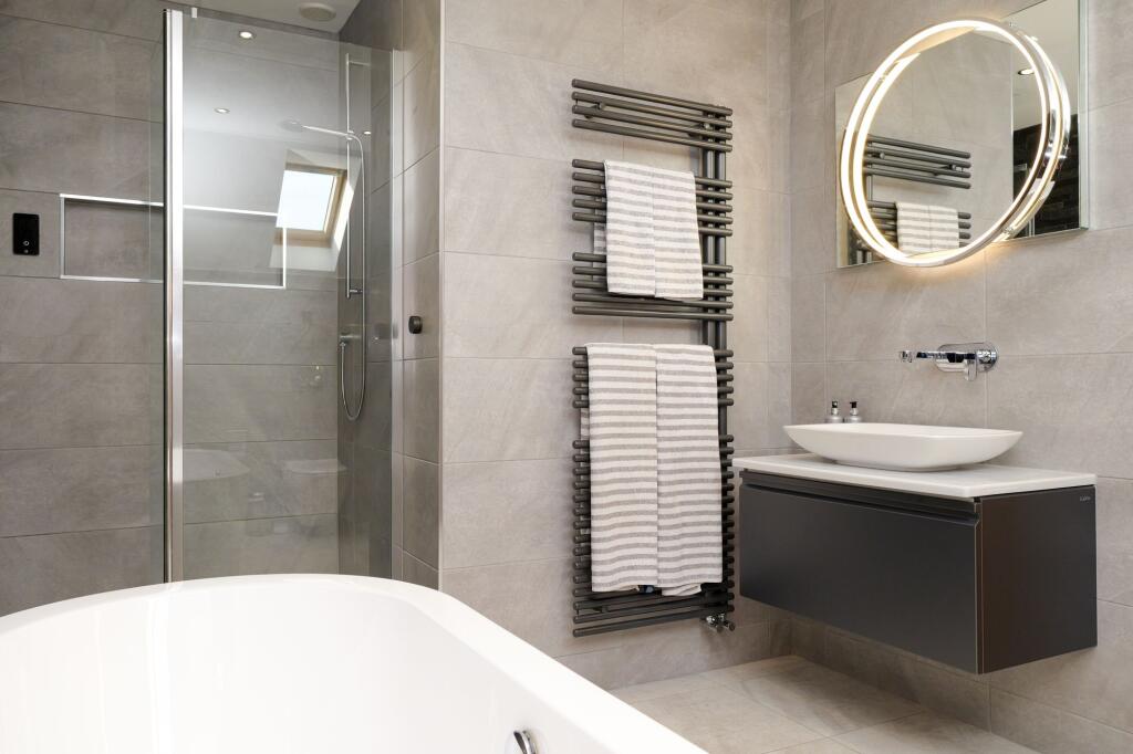 En-suite Bathroom