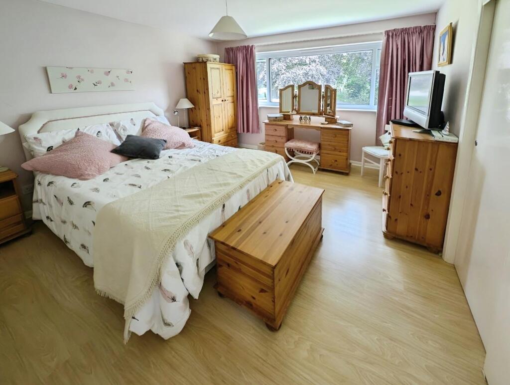 58452179-bed 201.jpg