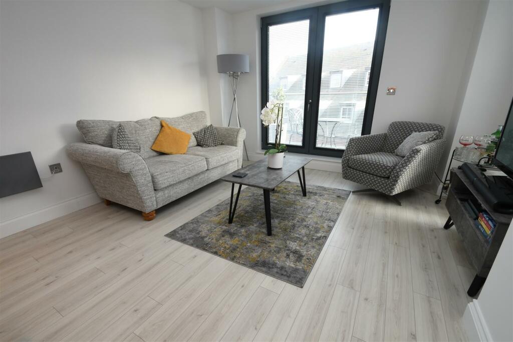 lounge2.JPG