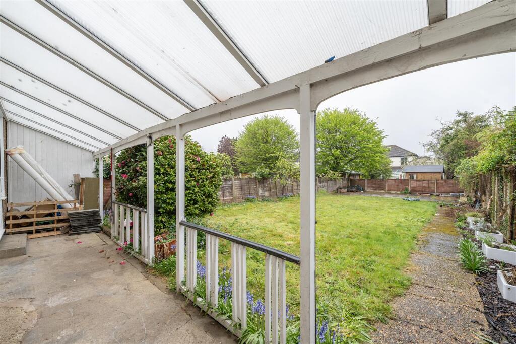 Wordsworth Avenue, E18