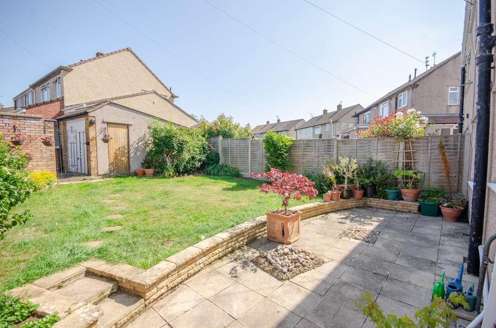 Rear garden pic 2.jpg