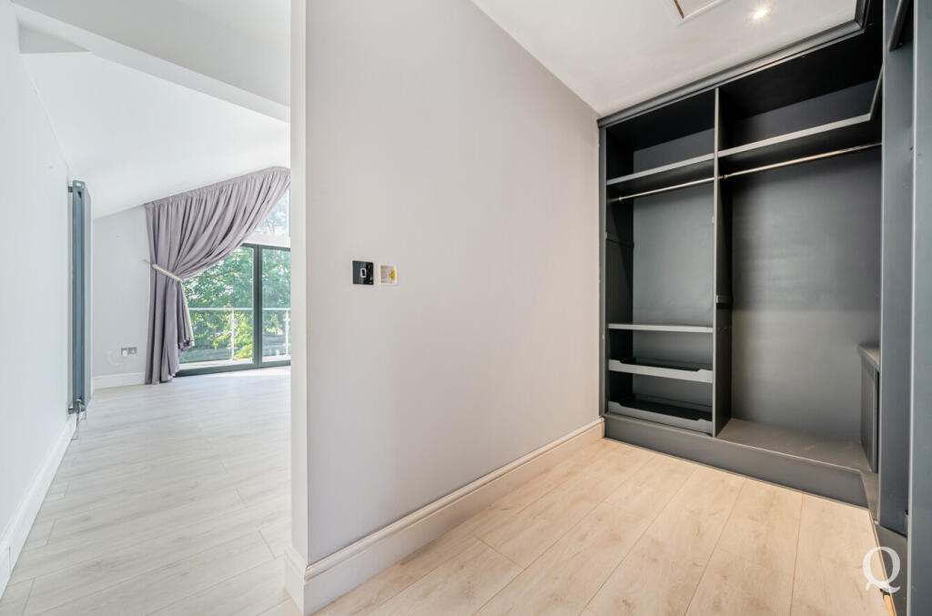 fe7f6319-deaa-428...